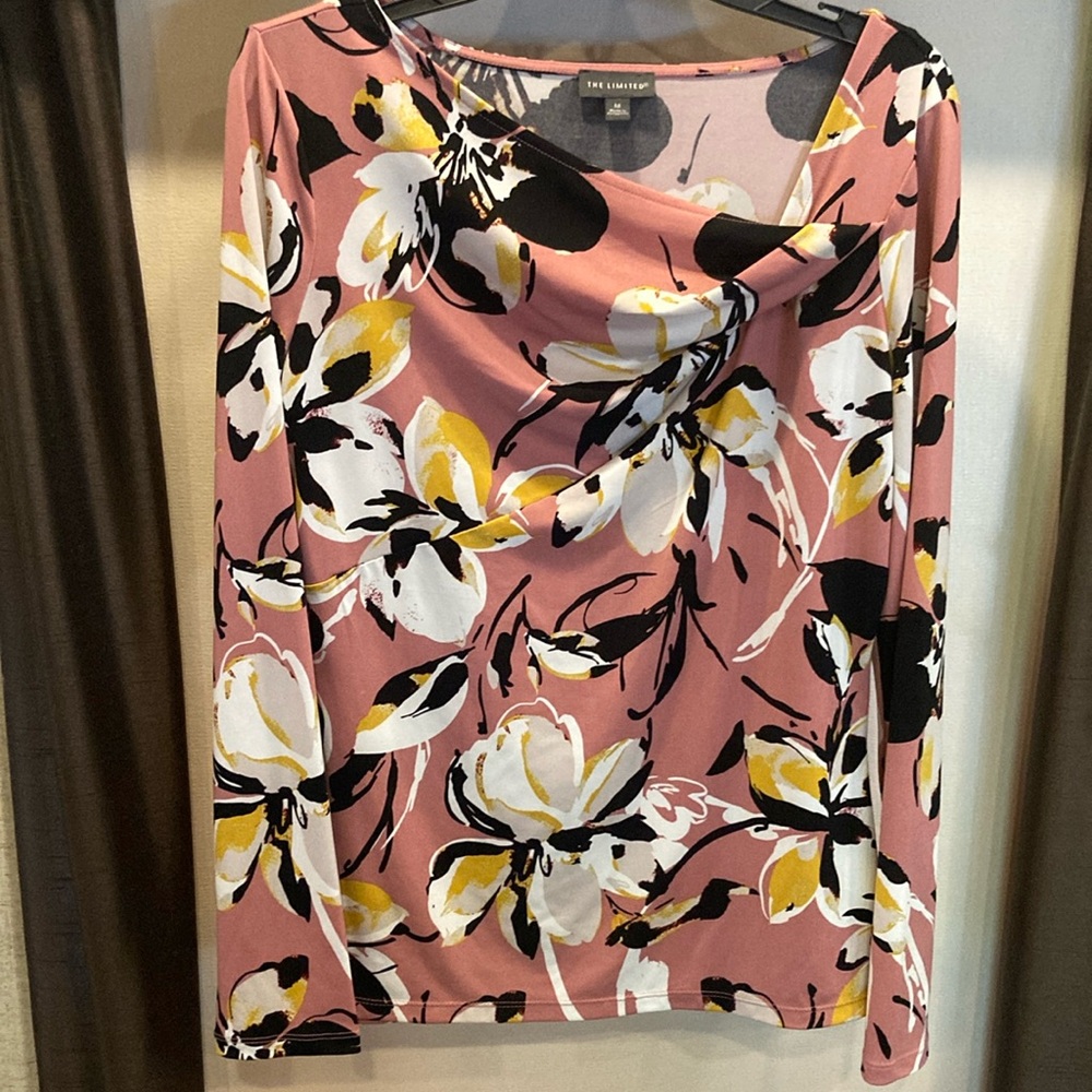 The Limited- mauve colored, floral, poly/ spandex blend beautiful blouse